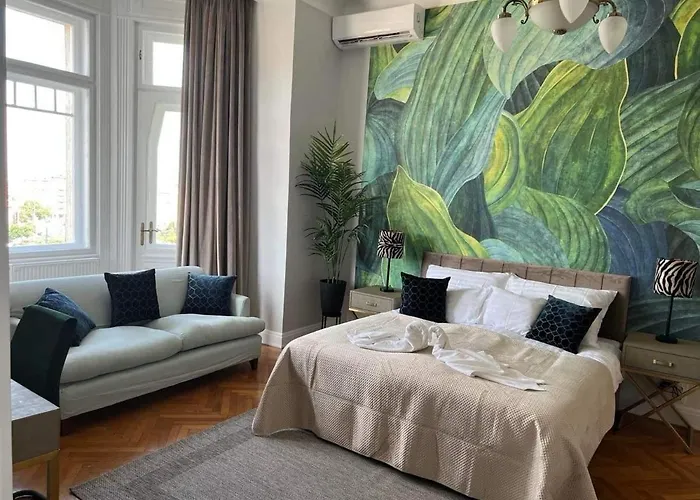 Orangehomes Panthera Luxury