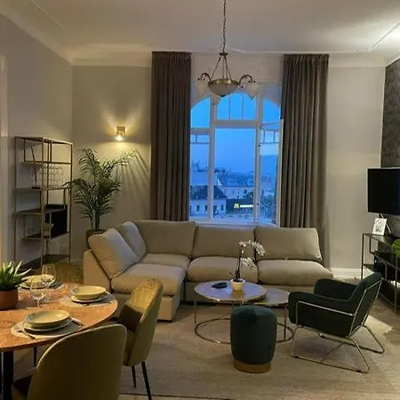 Orangehomes Panthera Luxury Apartment *
